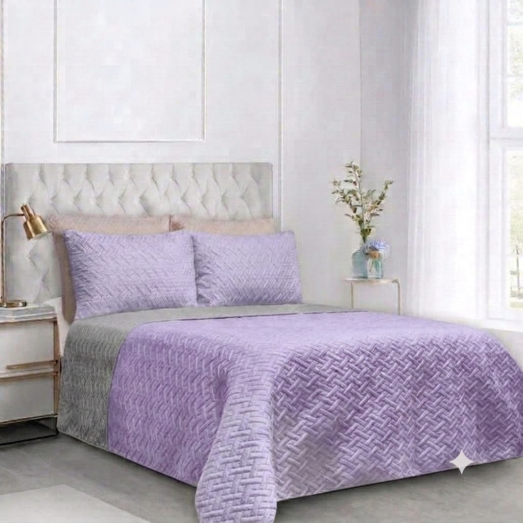 WhatsApp Image 2026-07-04 at 6.13.42 PM (1) COLCHA UNICOLOR LILA/GRIS - Imagen 1