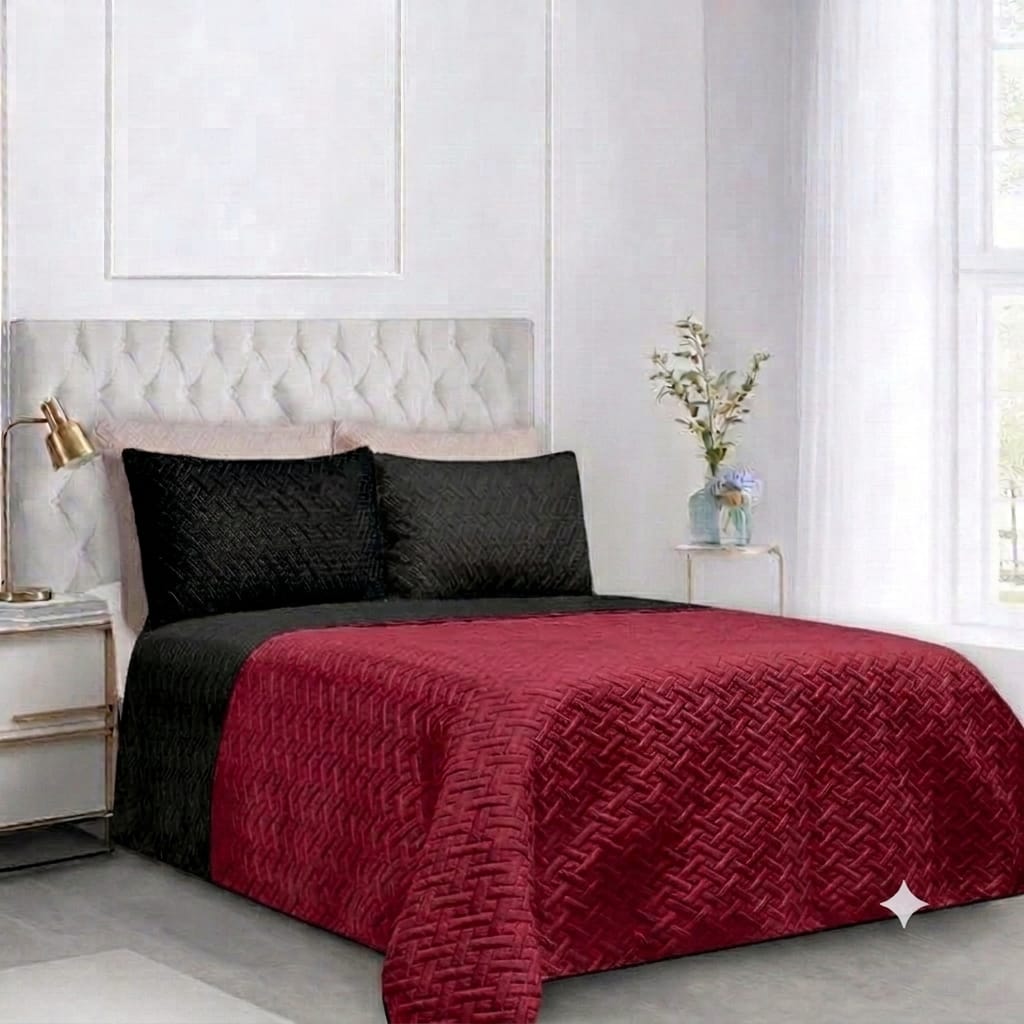 WhatsApp Image 2026-07-04 at 6.13.42 PM COLCHA UNICOLOR ROJO/NEGRO - Imagen 1