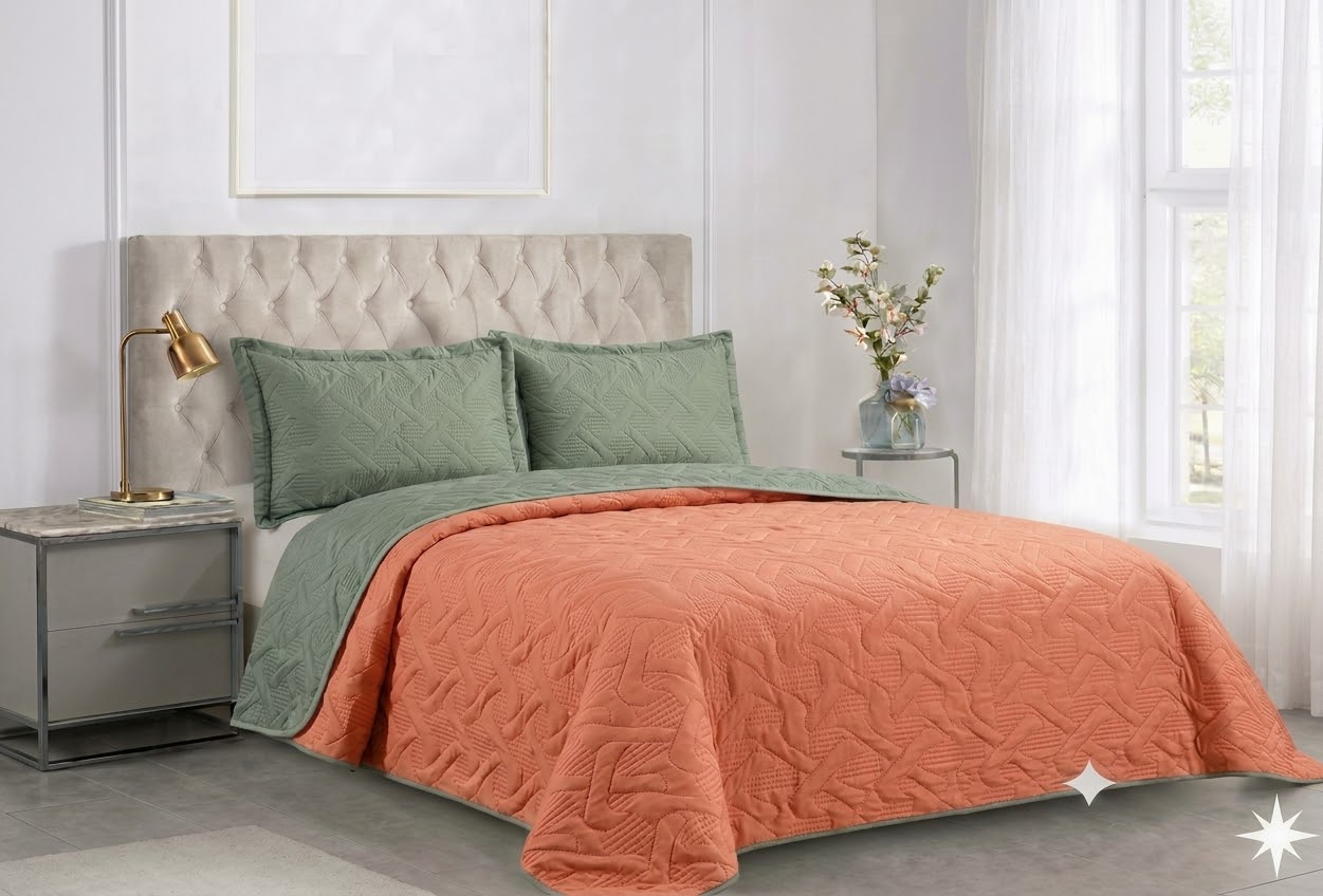 WhatsApp Image 2026-10-20 at 12.14.16 PM COLCHA UNICOLOR VERDE/SALMON - Imagen 1